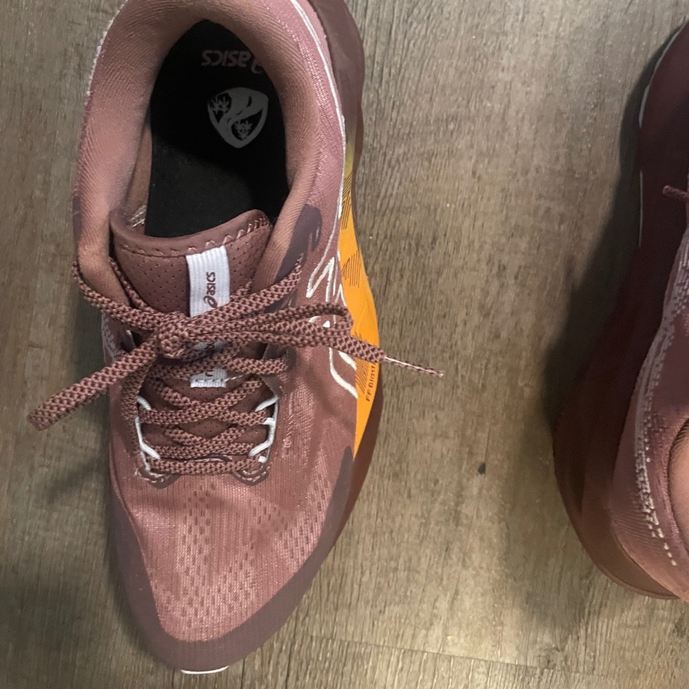 ASICS NOVABLAST 5 W 9.5